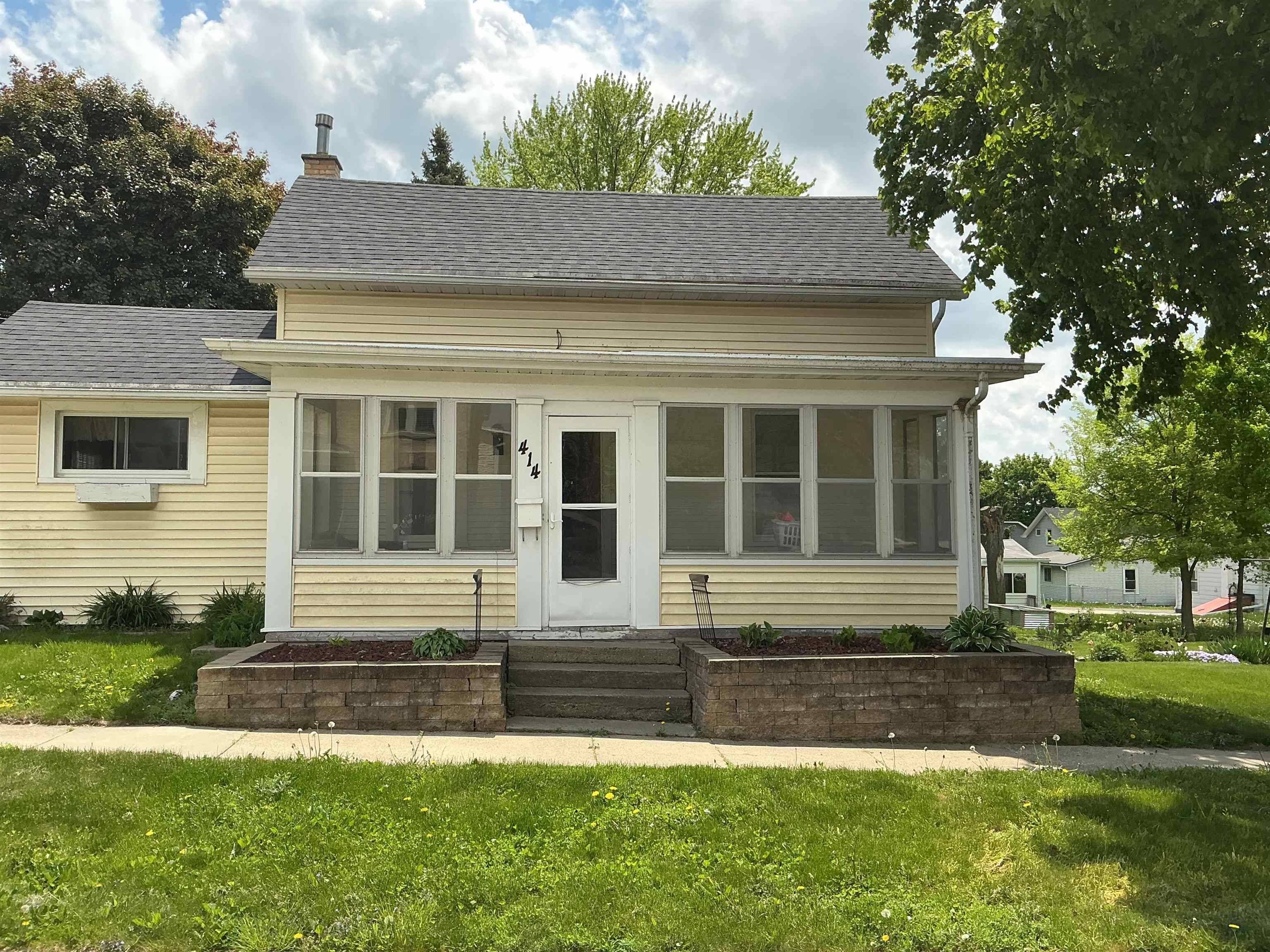 Jefferson, WI 53549,414 E Church Street
