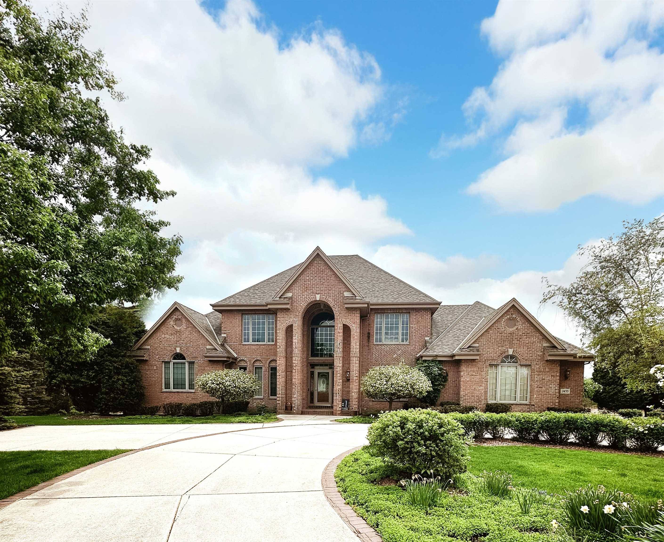 3455 Horseshoe Bend Court, Brookfield, WI 53045