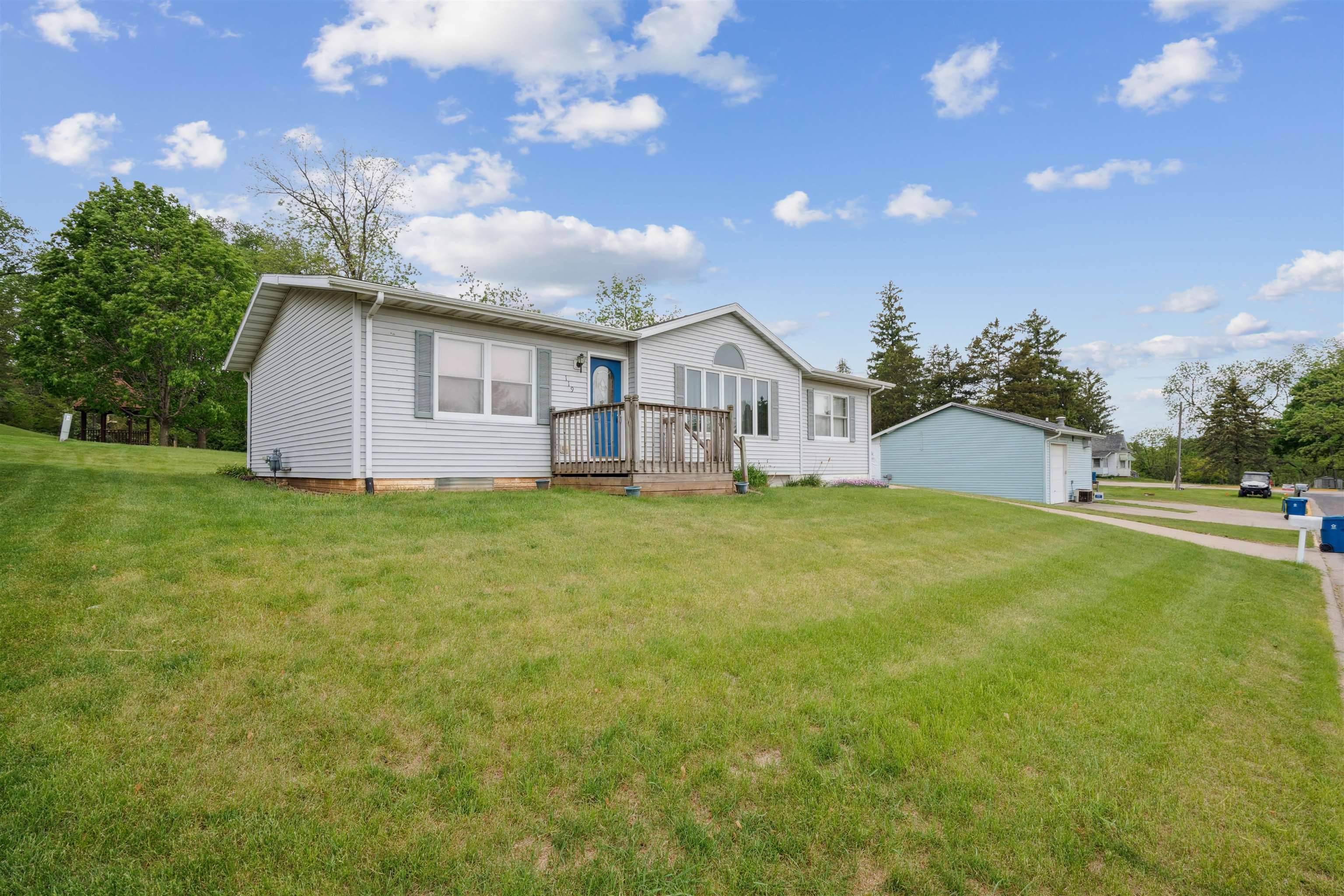 Benton, WI 53803,119 White Street