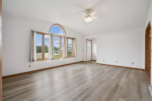 Benton, WI 53803,119 White Street