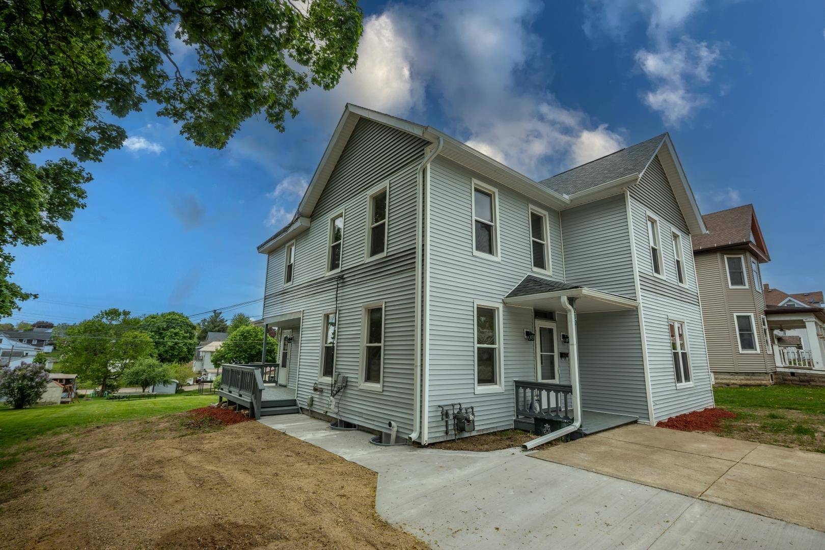 Dodgeville, WI 53533,217 E Division Street