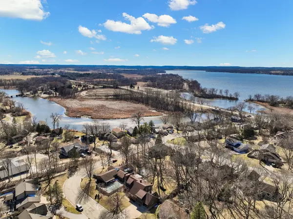 6208 Indian Mound Drive, Mcfarland, WI 53558