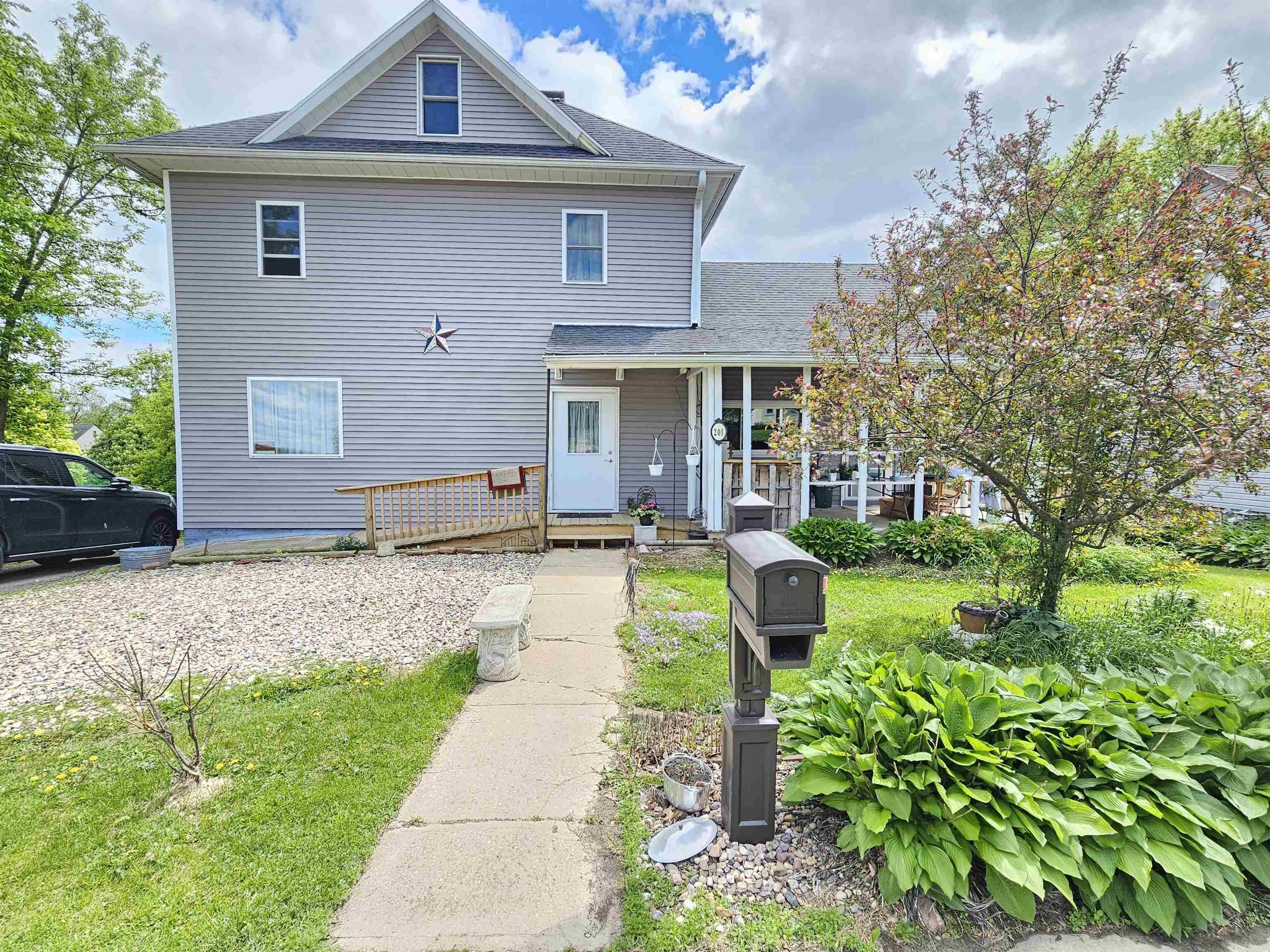 Elroy, WI 53929,201 Center Street
