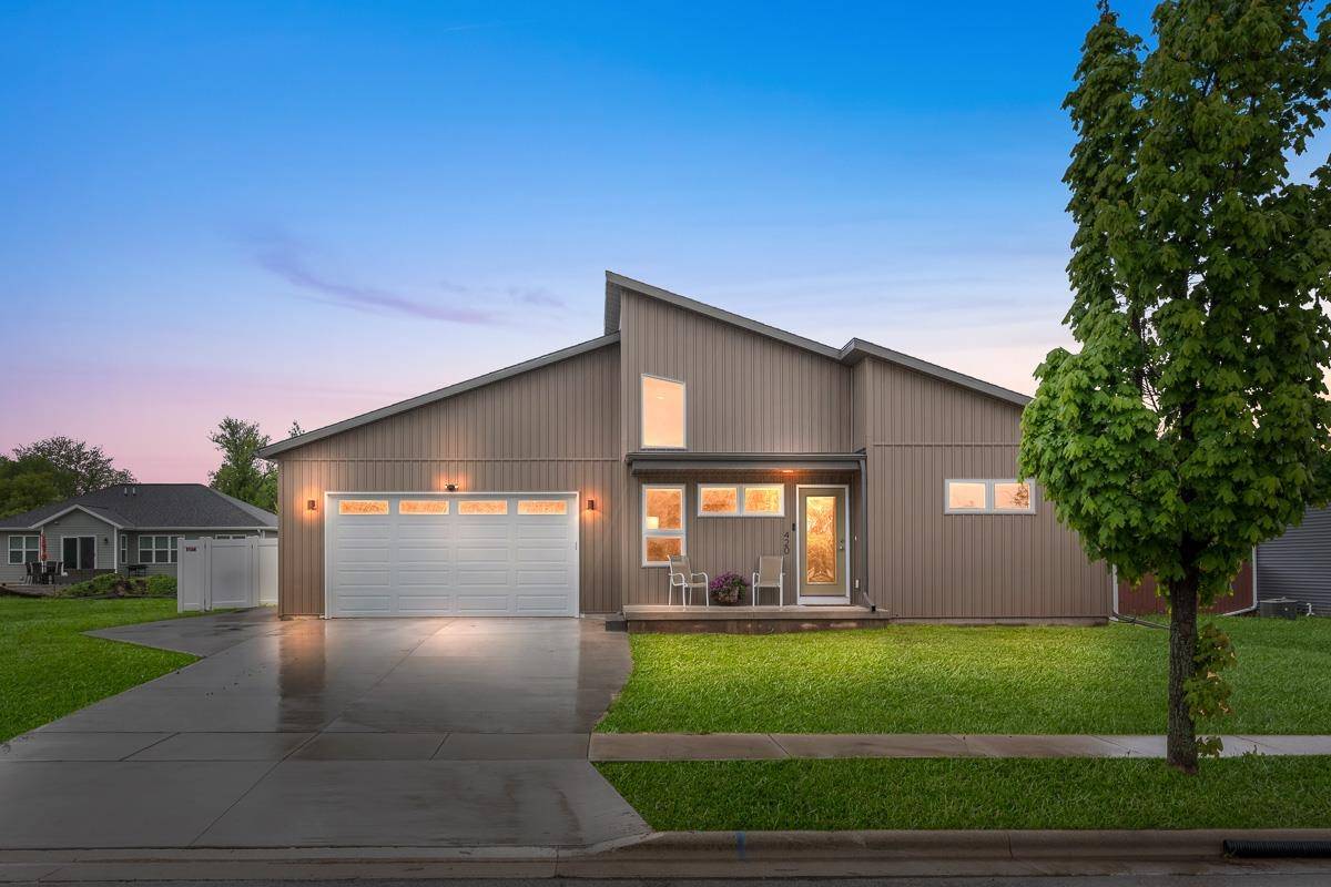 420 Sandmar Drive, Ripon, WI 54971