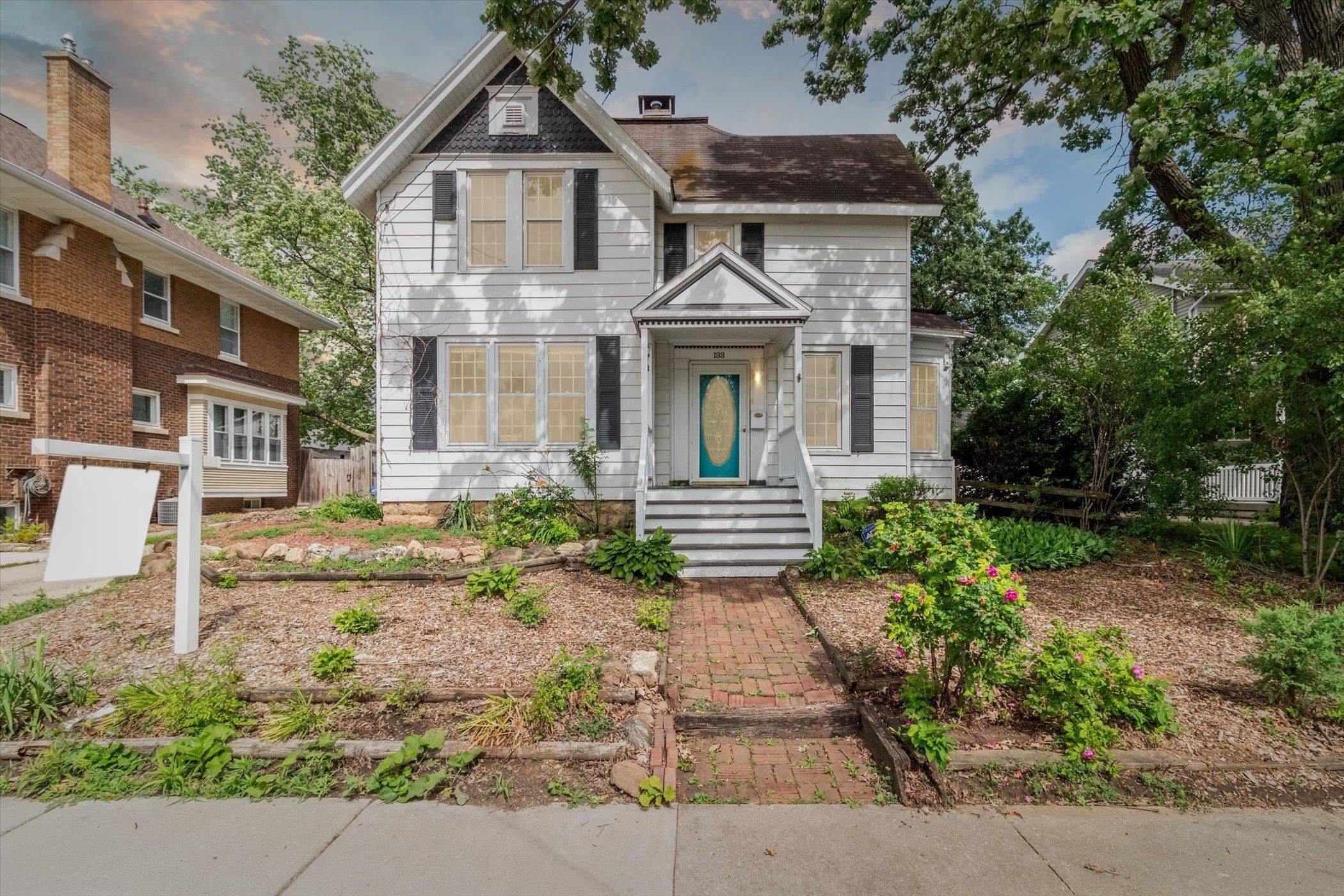 133 S Monroe Street, Stoughton, WI 53589