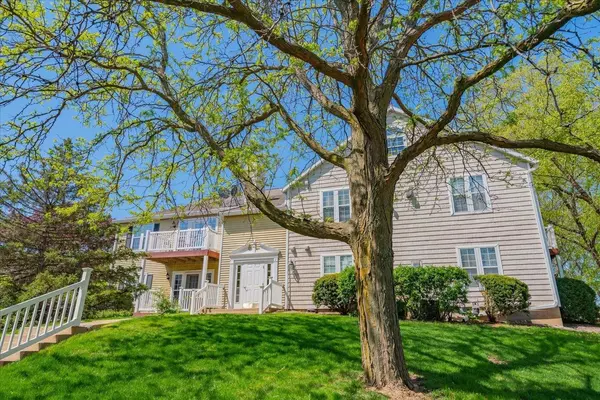 Madison, WI 53719,2 Captains Court #5