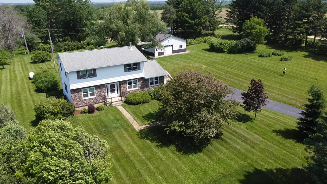 3911 County Road Z, Dodgeville, WI 53533