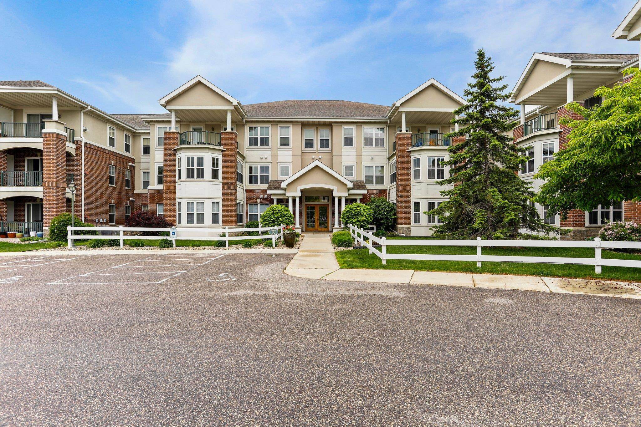 8530 Greenway Boulevard #210, Middleton, WI 53562