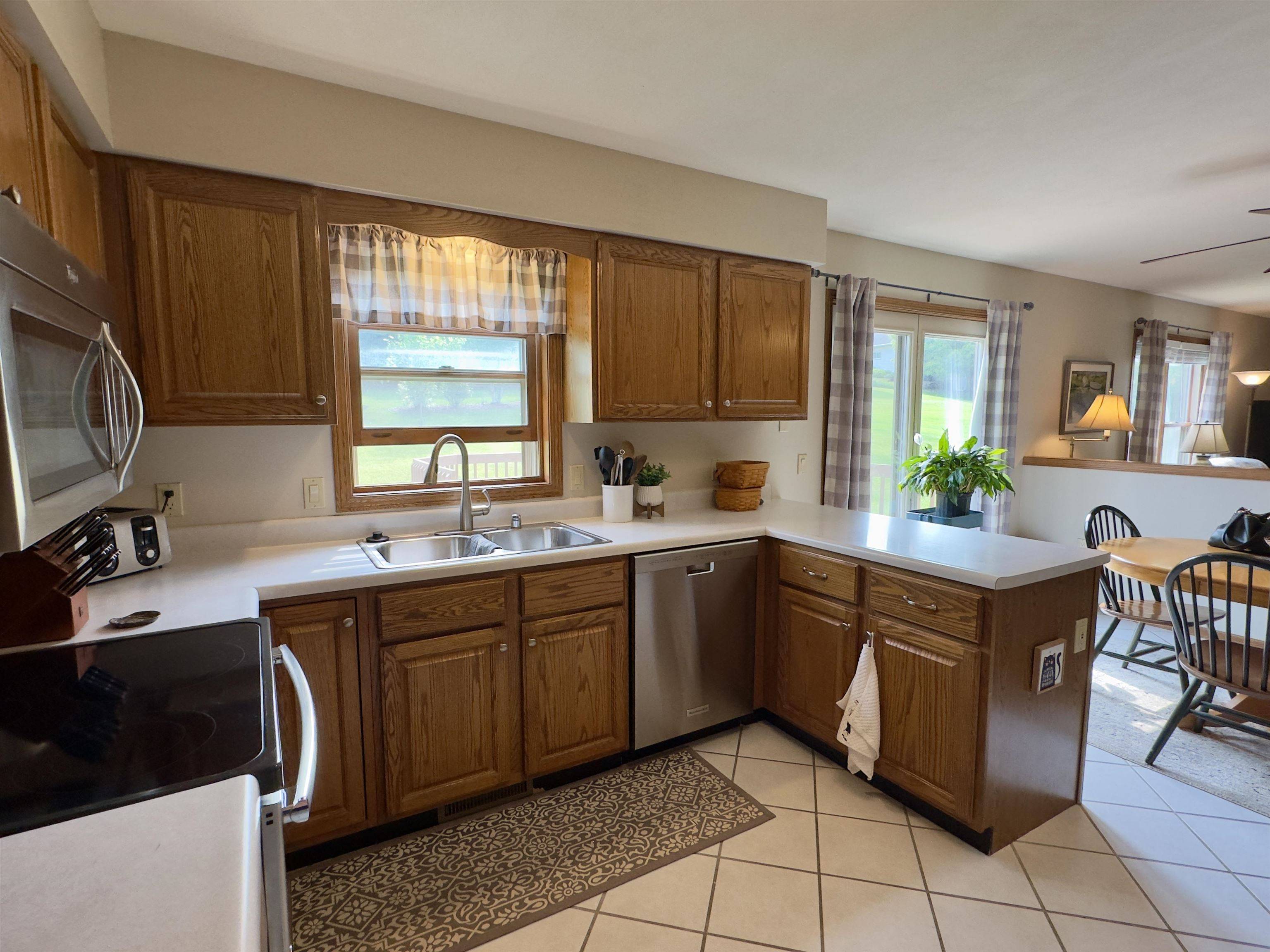 Stoughton, WI 53589,1009 Kings Lynn Road