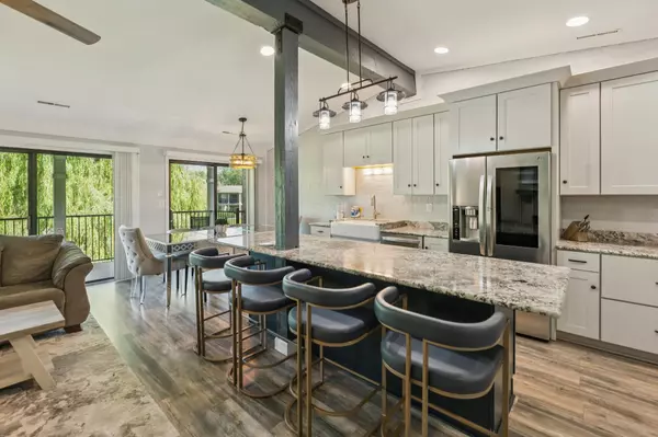 Fontana, WI 53125,33 Abbey Villa Circle #F