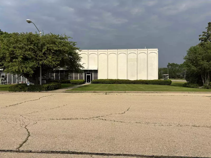 463 Broadway Drive, Sun Prairie, WI 53590