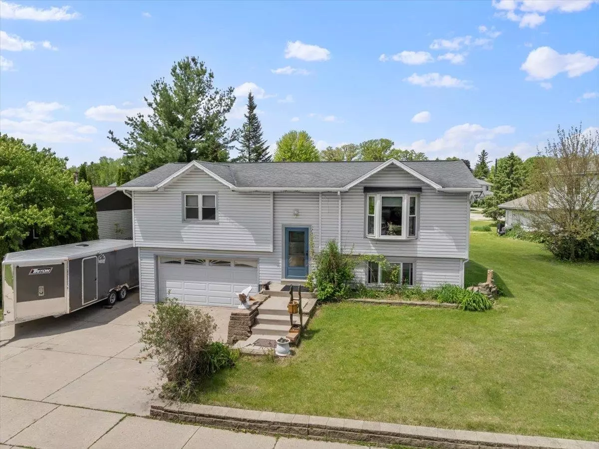 Hartford, WI 53027,917 Wheelock Avenue