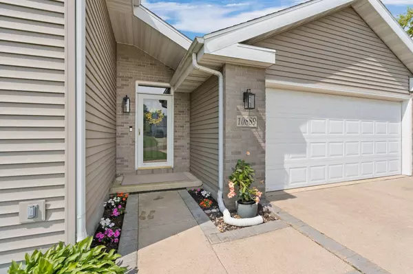 Blue Mounds, WI 53517,10889 Smokey Mountain Trail