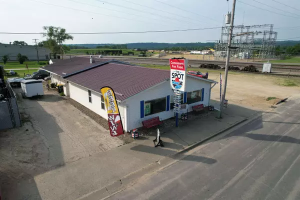 212 Crawford Street, Cassville, WI 53806