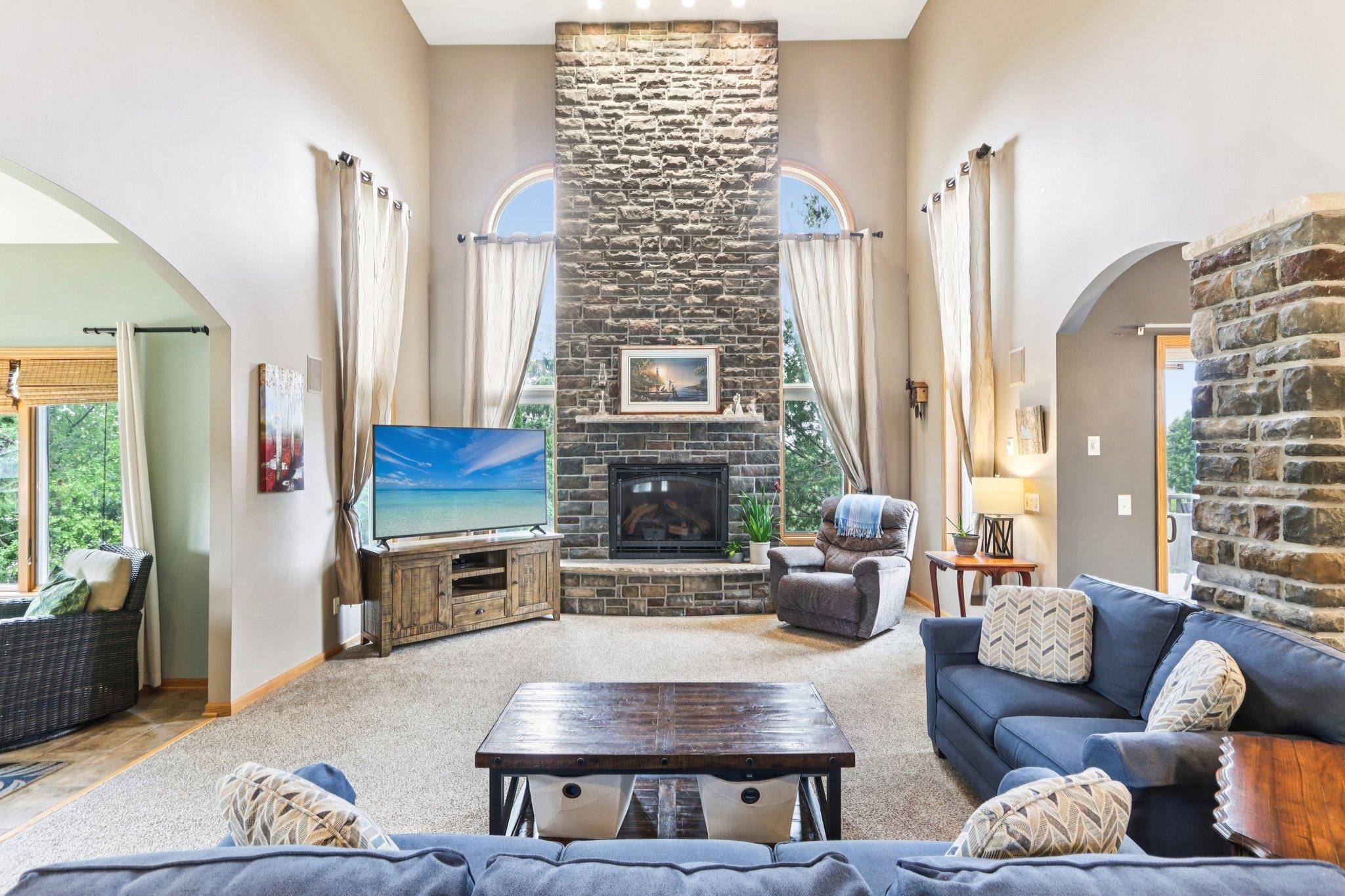 Waunakee, WI 53597,902 Lexington Way