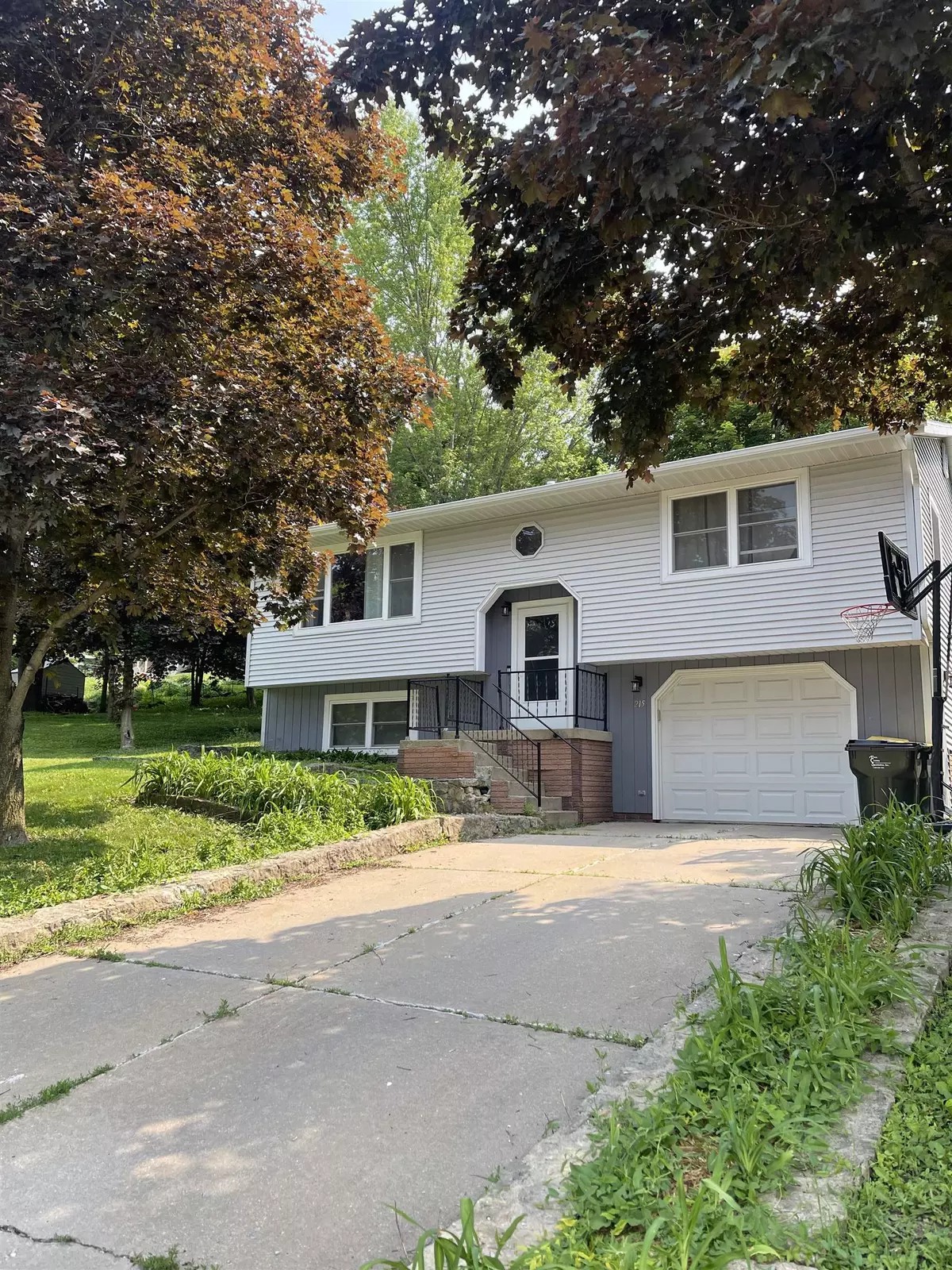 Barneveld, WI 53507,215 Valders Boulevard