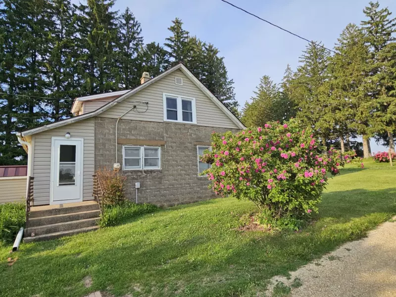 58402 S Buck Creek Road, Ferryville, WI 54624