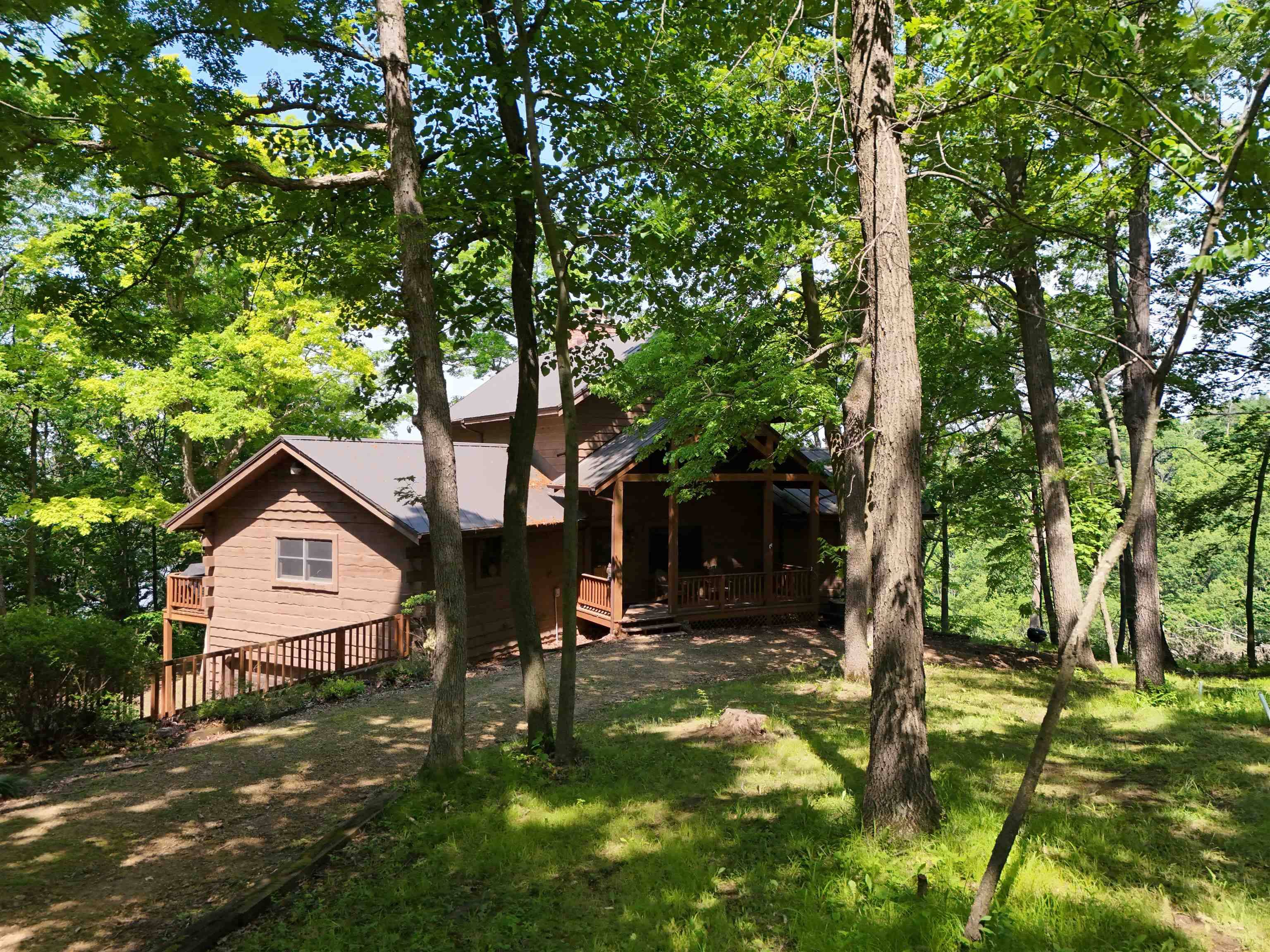 Eastman, WI 54626,20675 Deer Island View Road