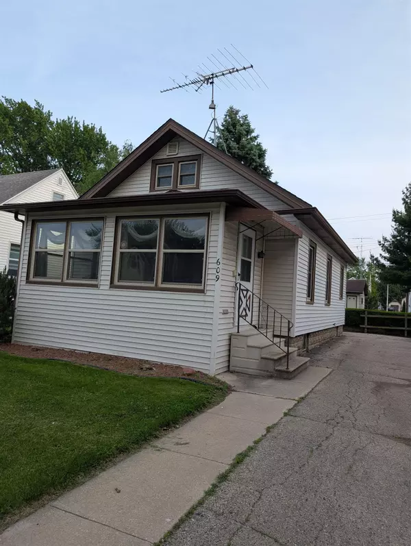 609 E Franklin Street, Waupun, WI 53963-1514