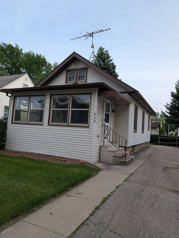609 E Franklin Street, Waupun, WI 53963-1514