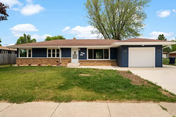2711 Hyacinth Avenue, Janesville, WI 53545