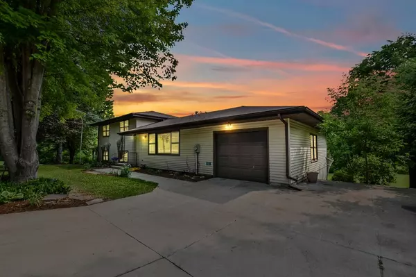 Waunakee, WI 53597-8601,5802 Woodland Drive