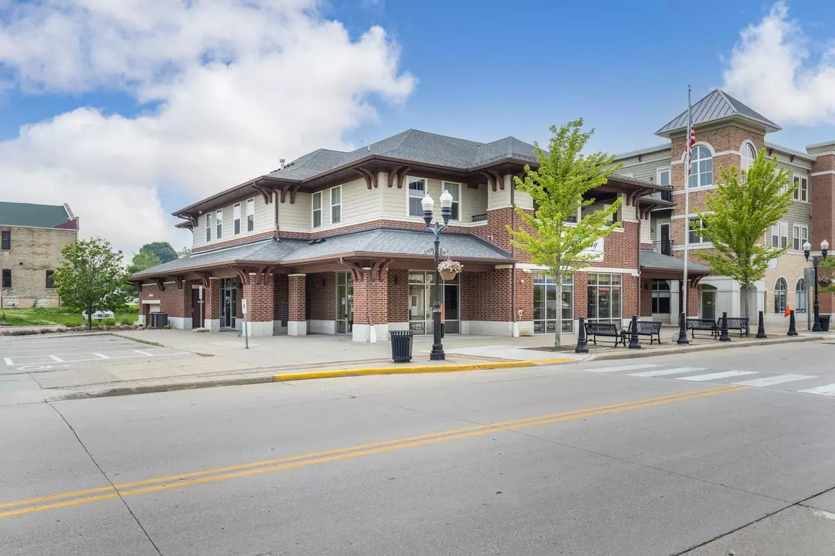 Edgerton, WI 53534,75 W Fulton Street