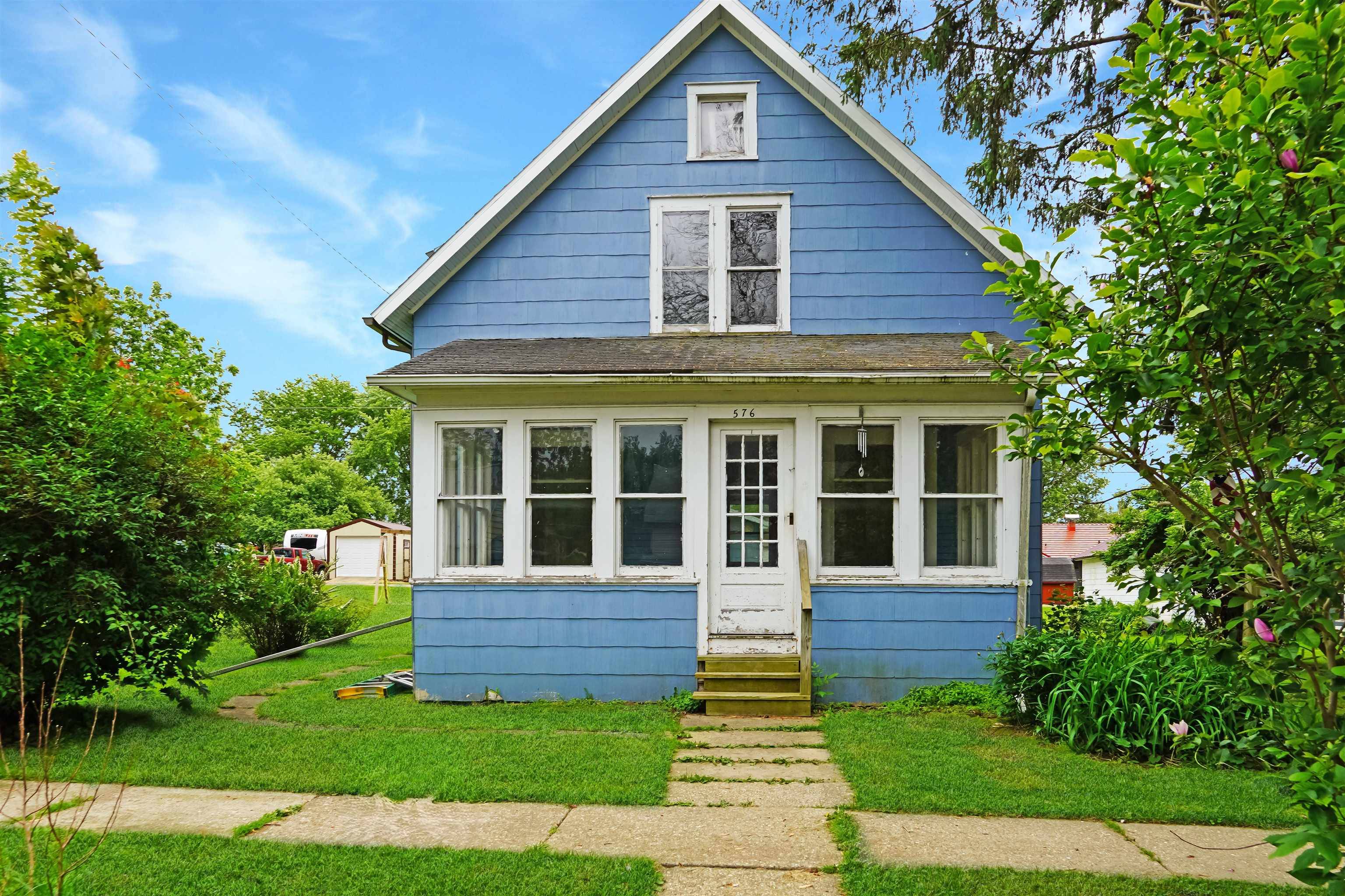 Hillsboro, WI 54634,576 Pine Avenue