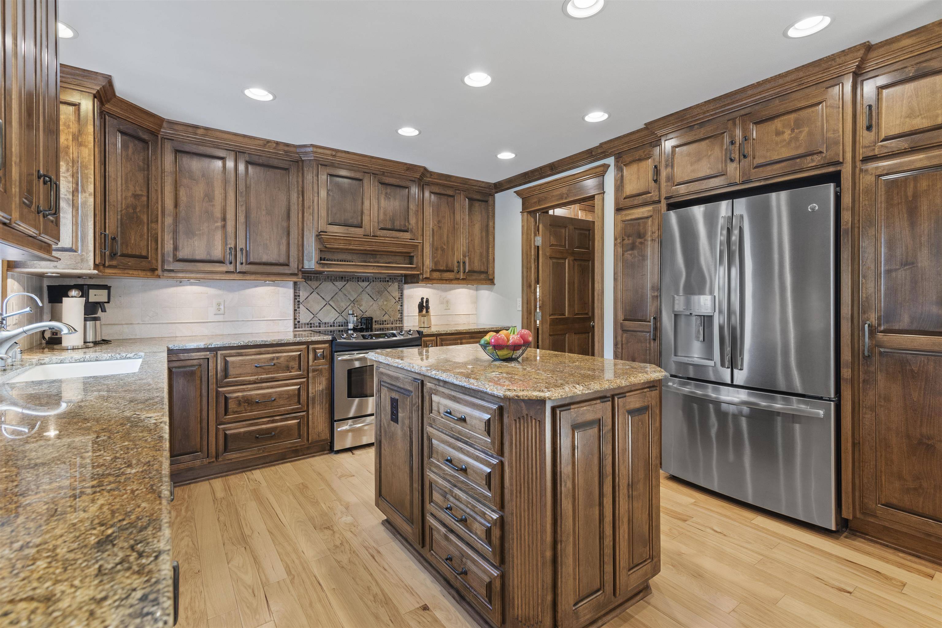 Oregon, WI 53575,859 Fox Run Court