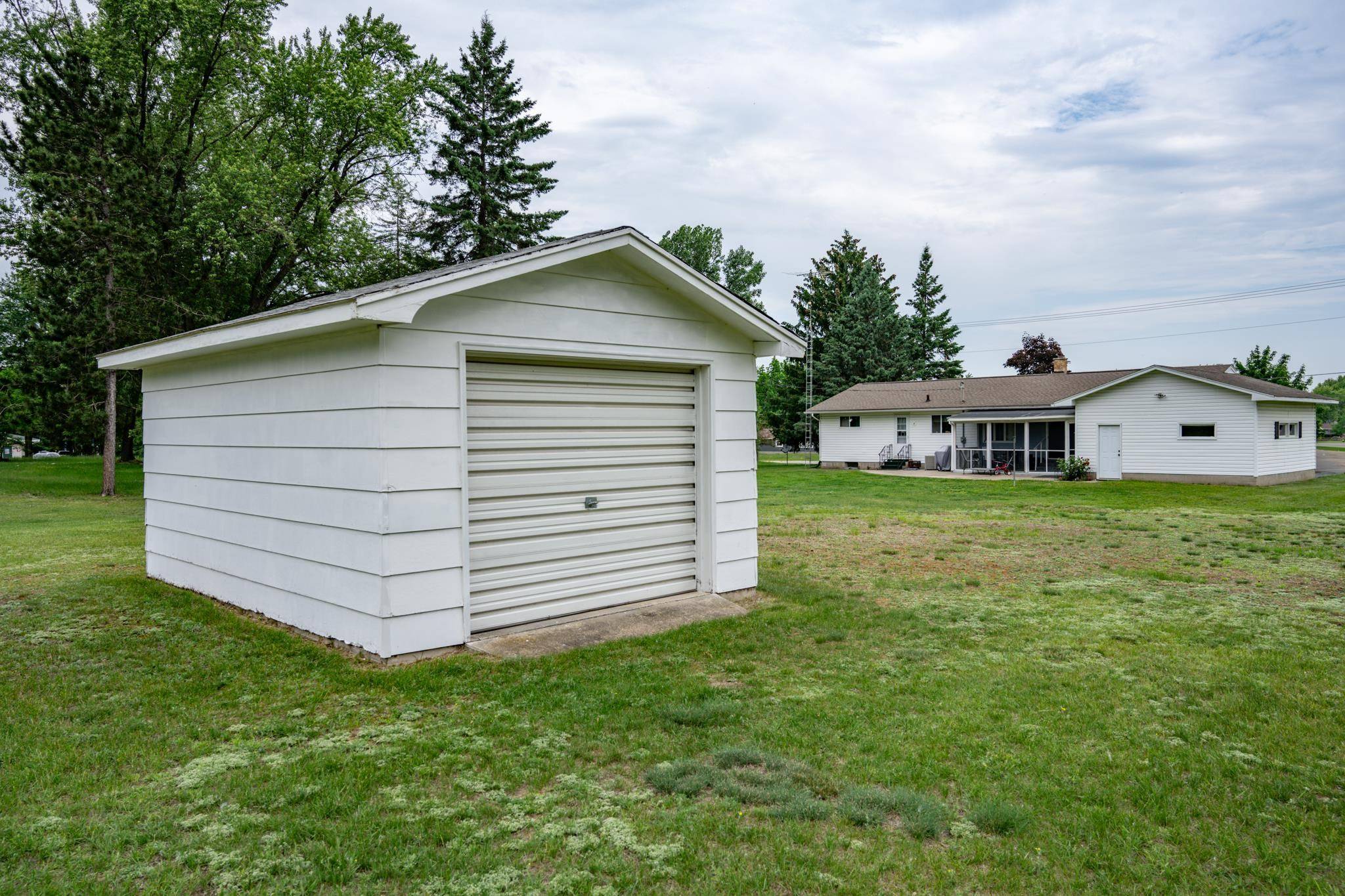 Necedah, WI 54646,107 Oak Street