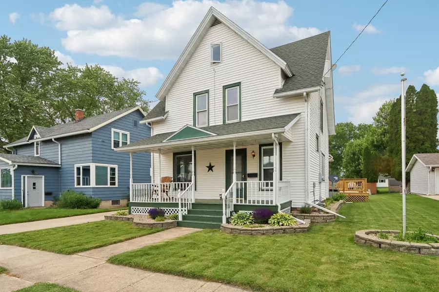 215 Randolph Street, Randolph, WI 53956