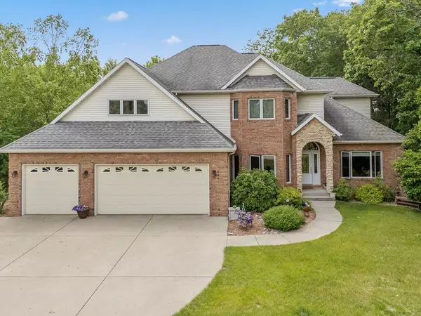 S4154 Whispering Pines Drive, Baraboo, WI 53913