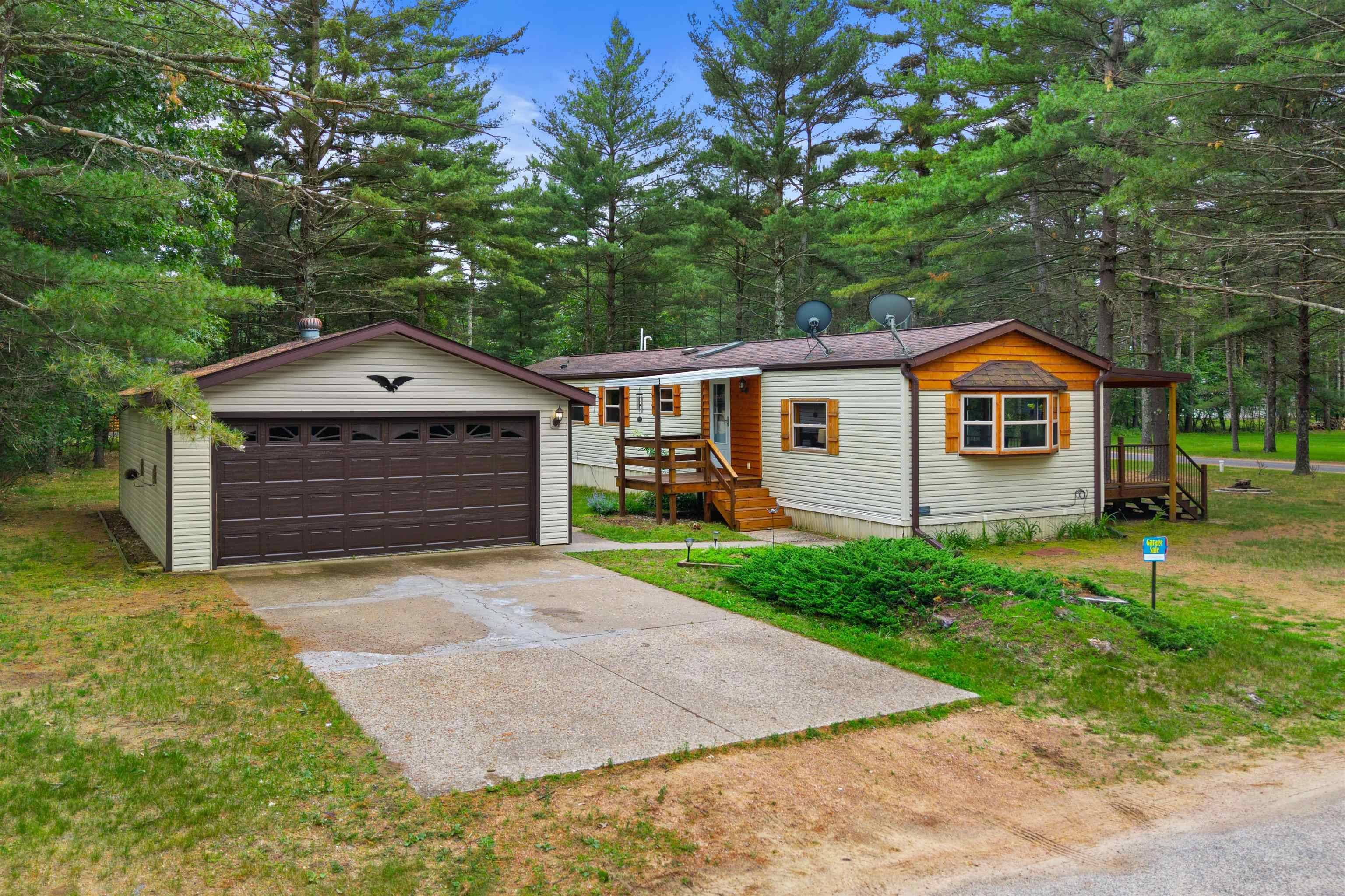 1943 Grove Avenue, Friendship, WI 53934