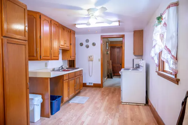 Mauston, WI 53948,318 Tremont Street