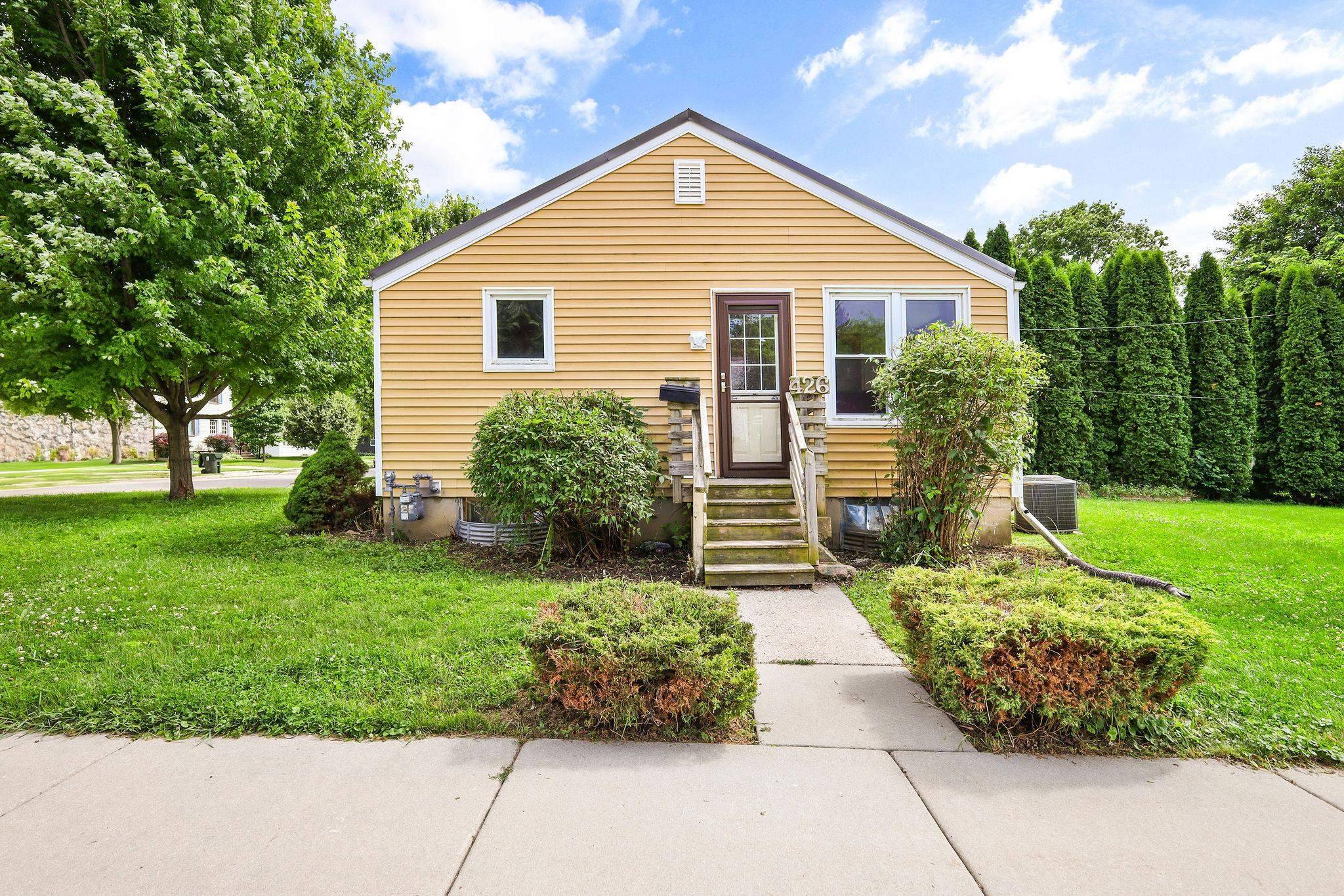 Sun Prairie, WI 53590,426 Hillcrest Drive