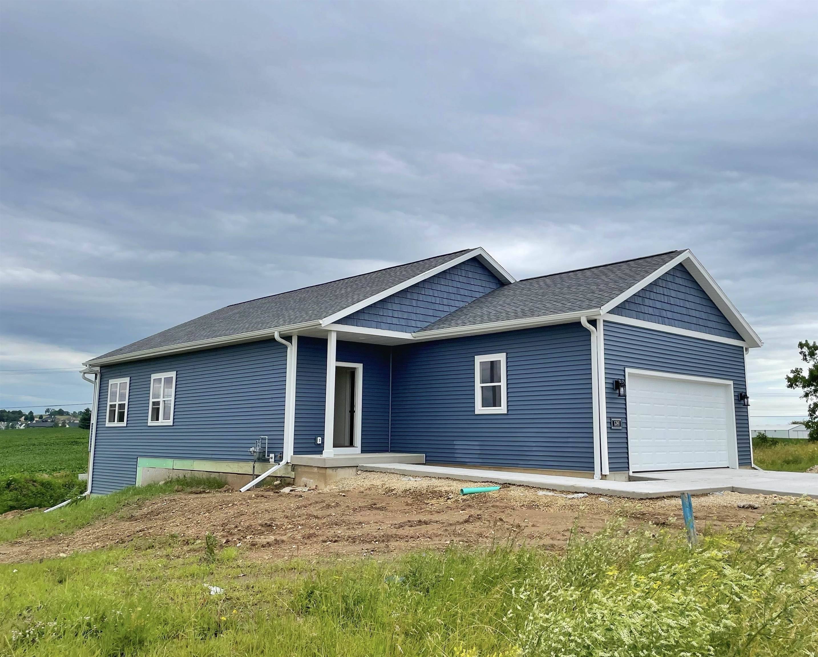 1232 Tivoli Circle, Oregon, WI 53575