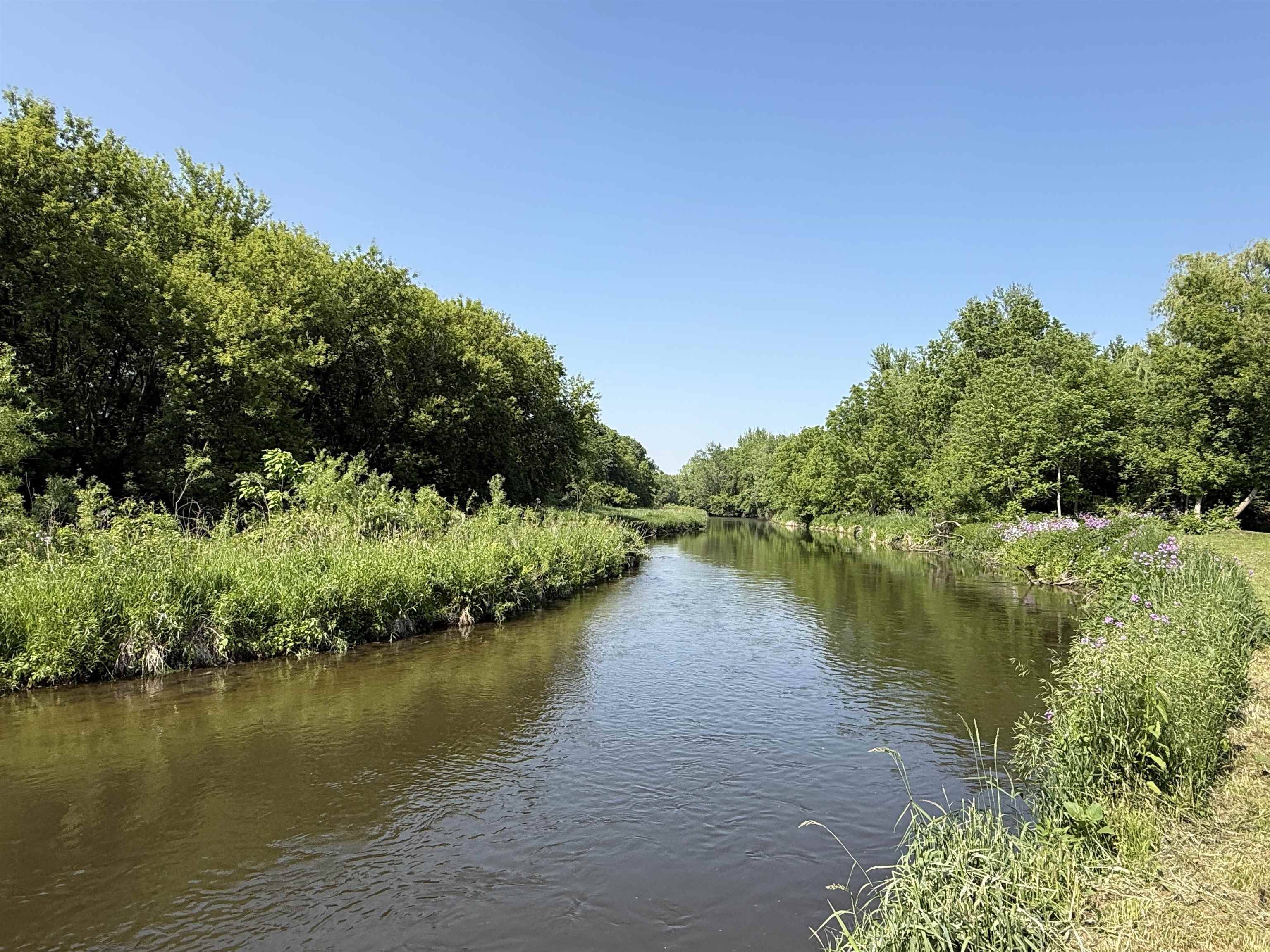 5329 E County Road J, Clinton, WI 53525