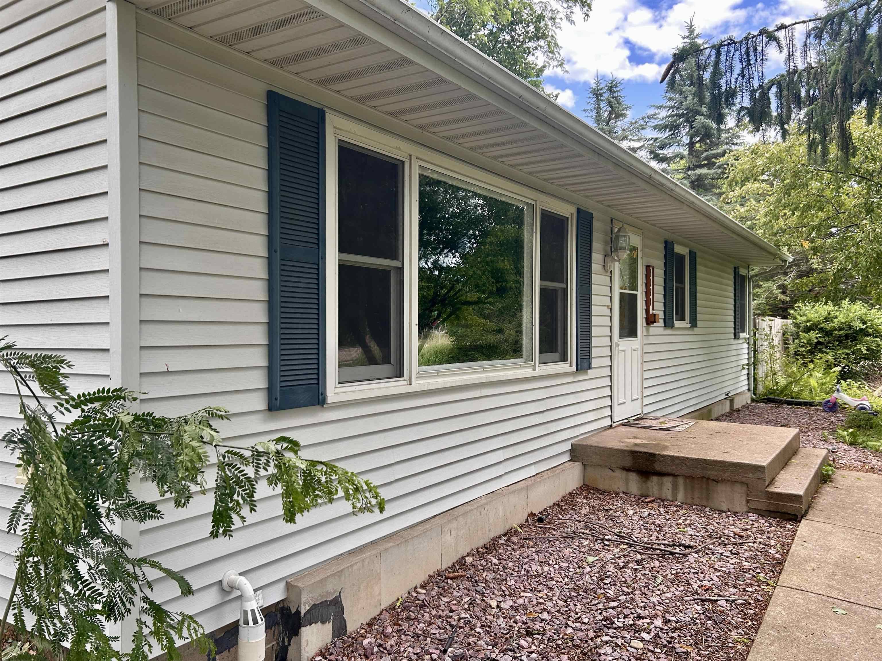 1090 N Water Street, Platteville, WI 53818