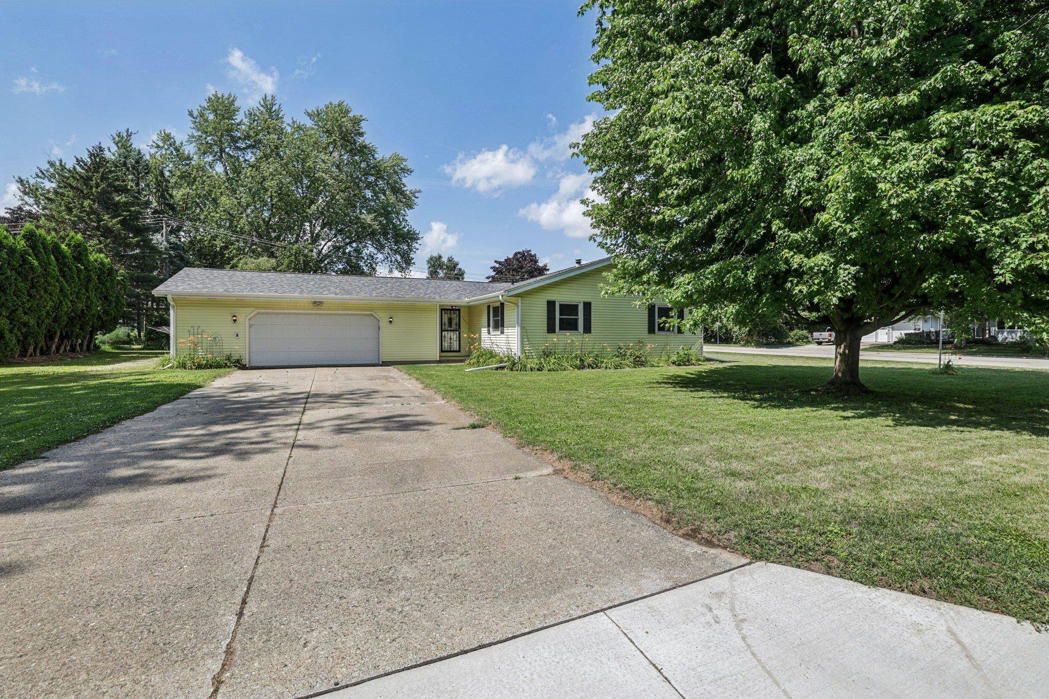 Stoughton, WI 53589,1552 Johnson Street