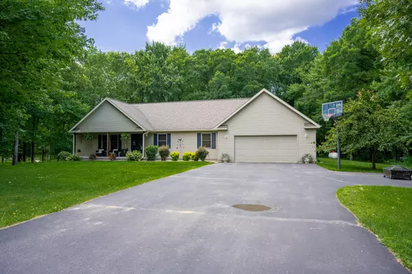 N3575 OAK HILL ESTATES N,  Mauston,  WI 53948