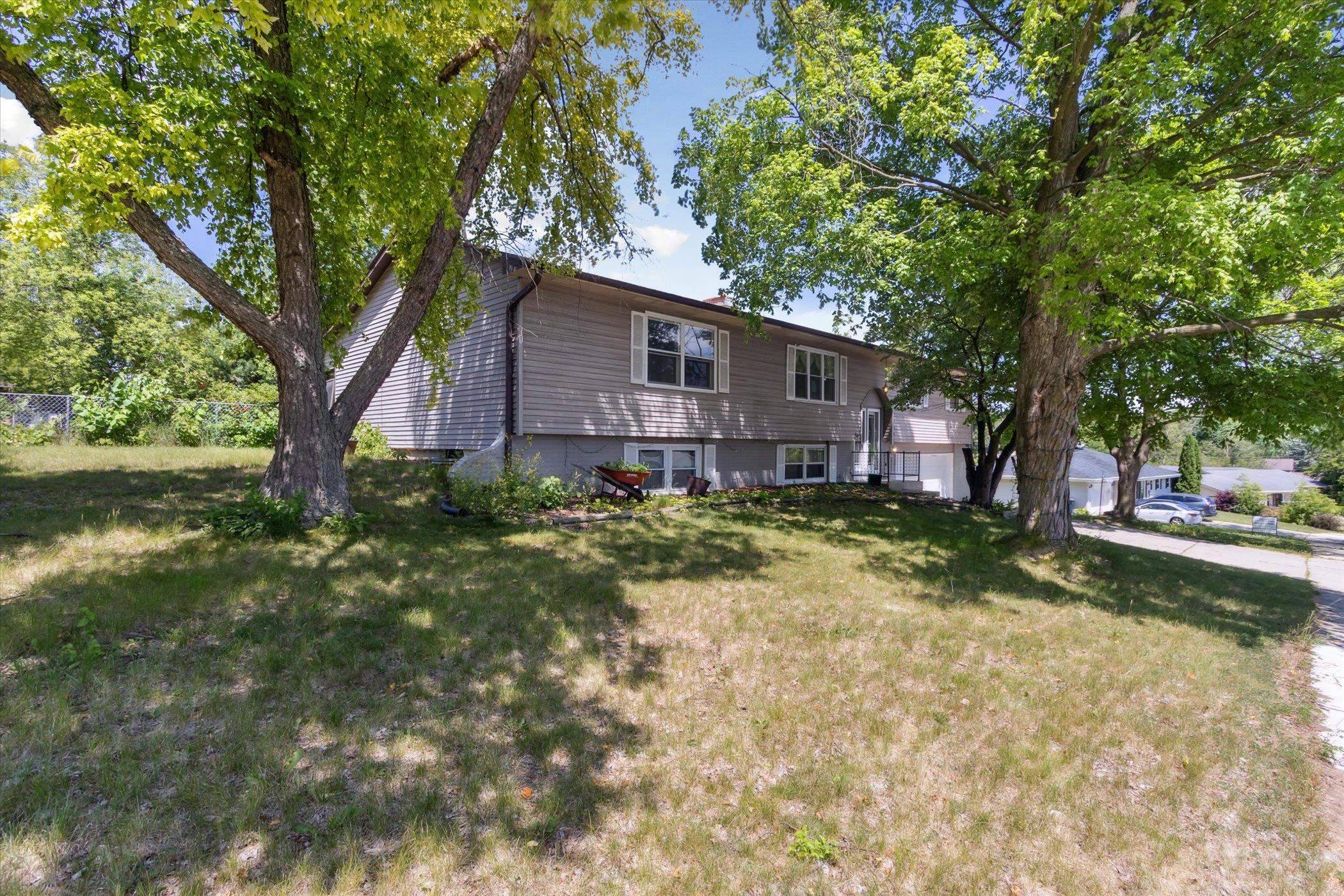 Janesville, WI 53548,1215 Royal Oaks Drive