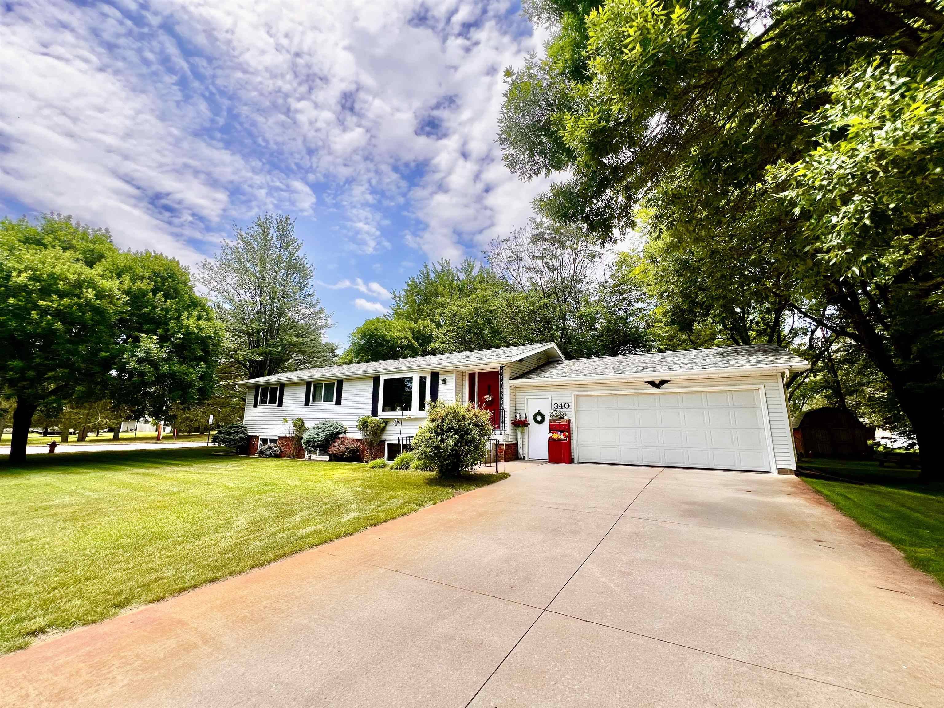340 Hampton Circle, Nekoosa, WI 54457