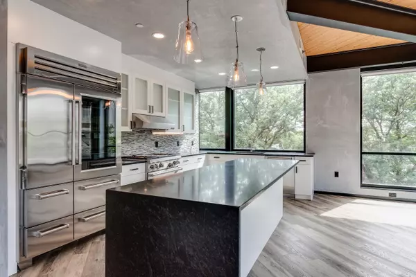 211 S Henry Street #401, Madison, WI 53703