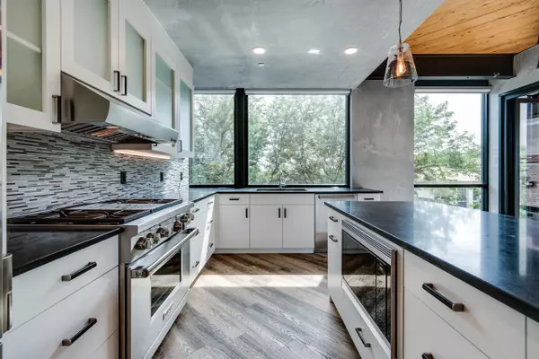 Madison, WI 53703,211 S Henry Street #401