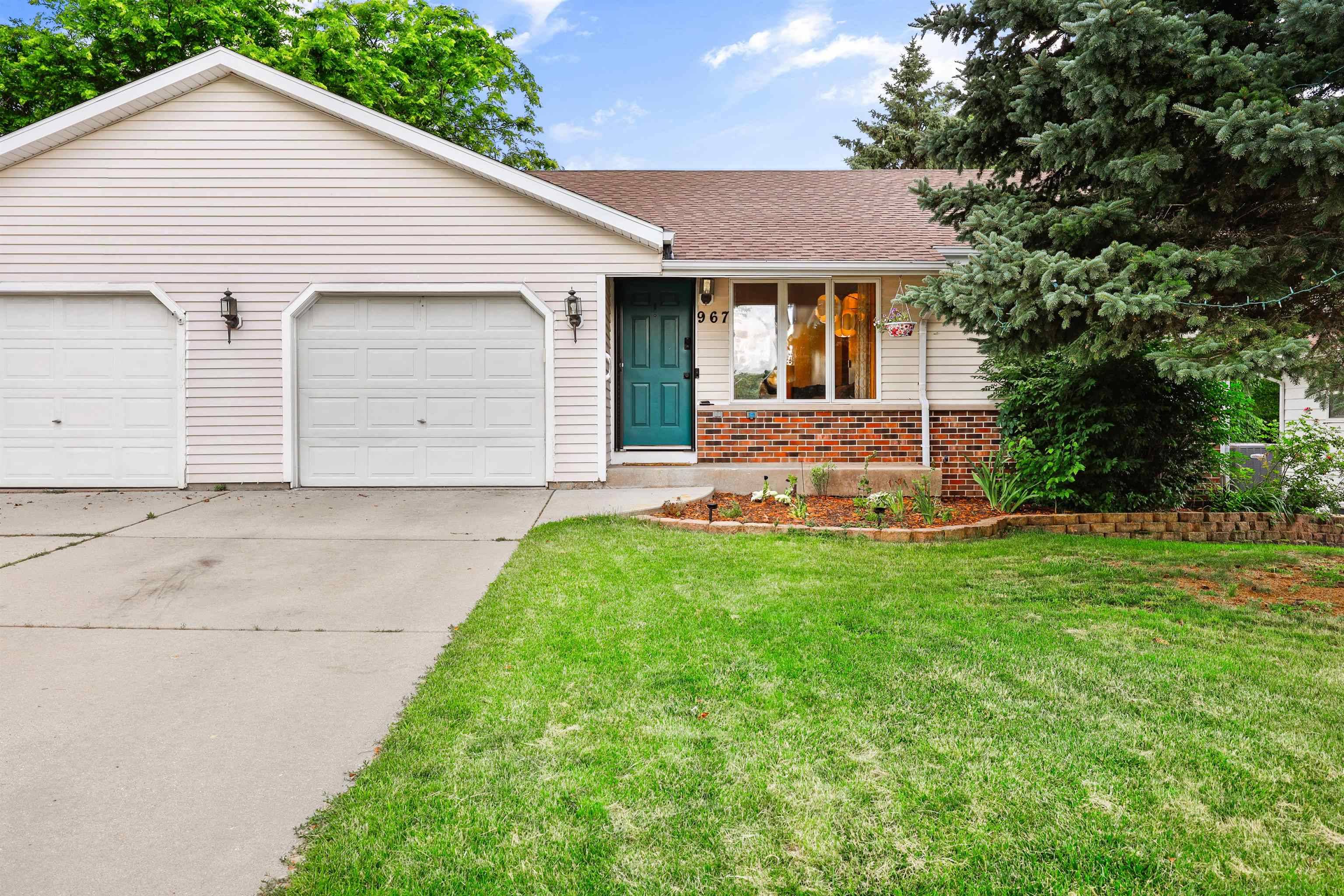967 N Wuthering Hills Drive, Janesville, WI 53546