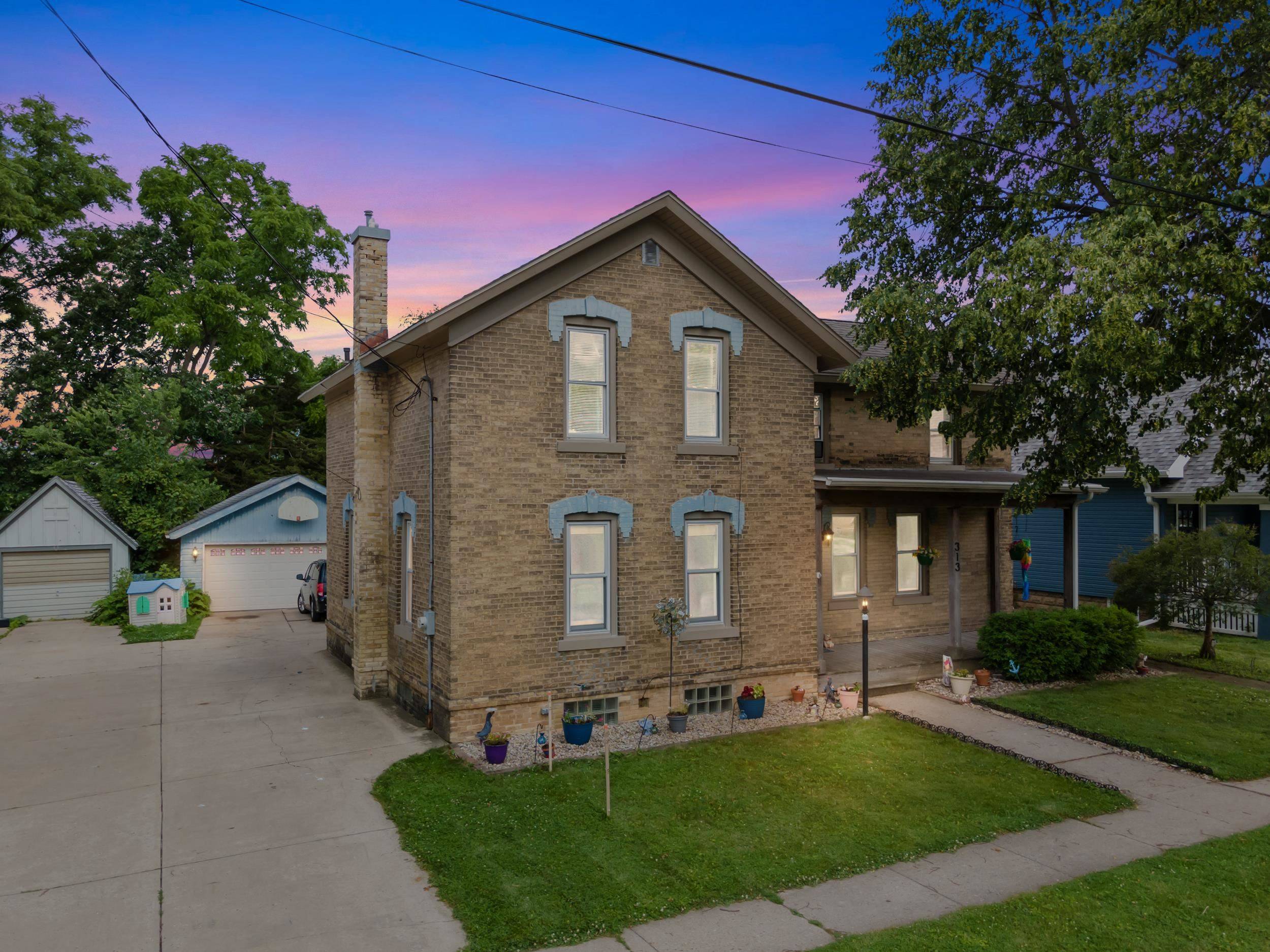 313 Dewey Avenue, Watertown, WI 53094