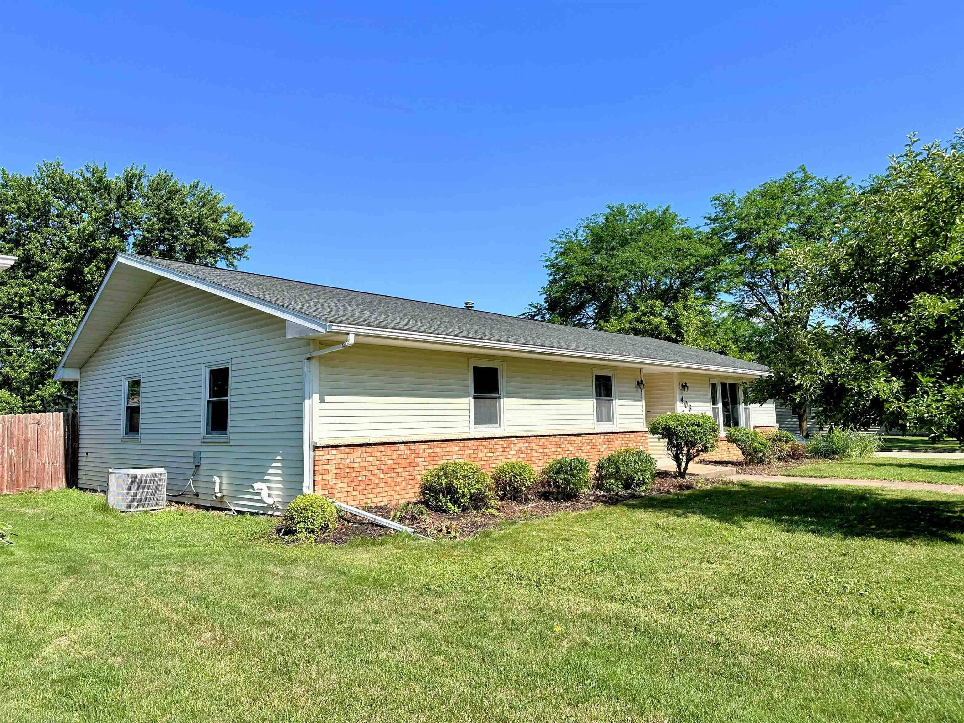 Prairie Du Chien, WI 53821,403 S State Street