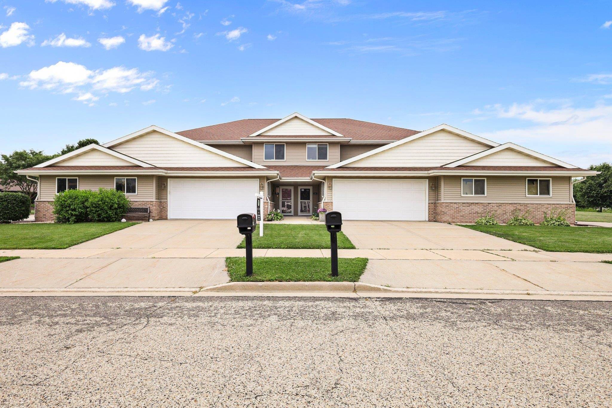 194 Valley Drive, Lodi, WI 53555