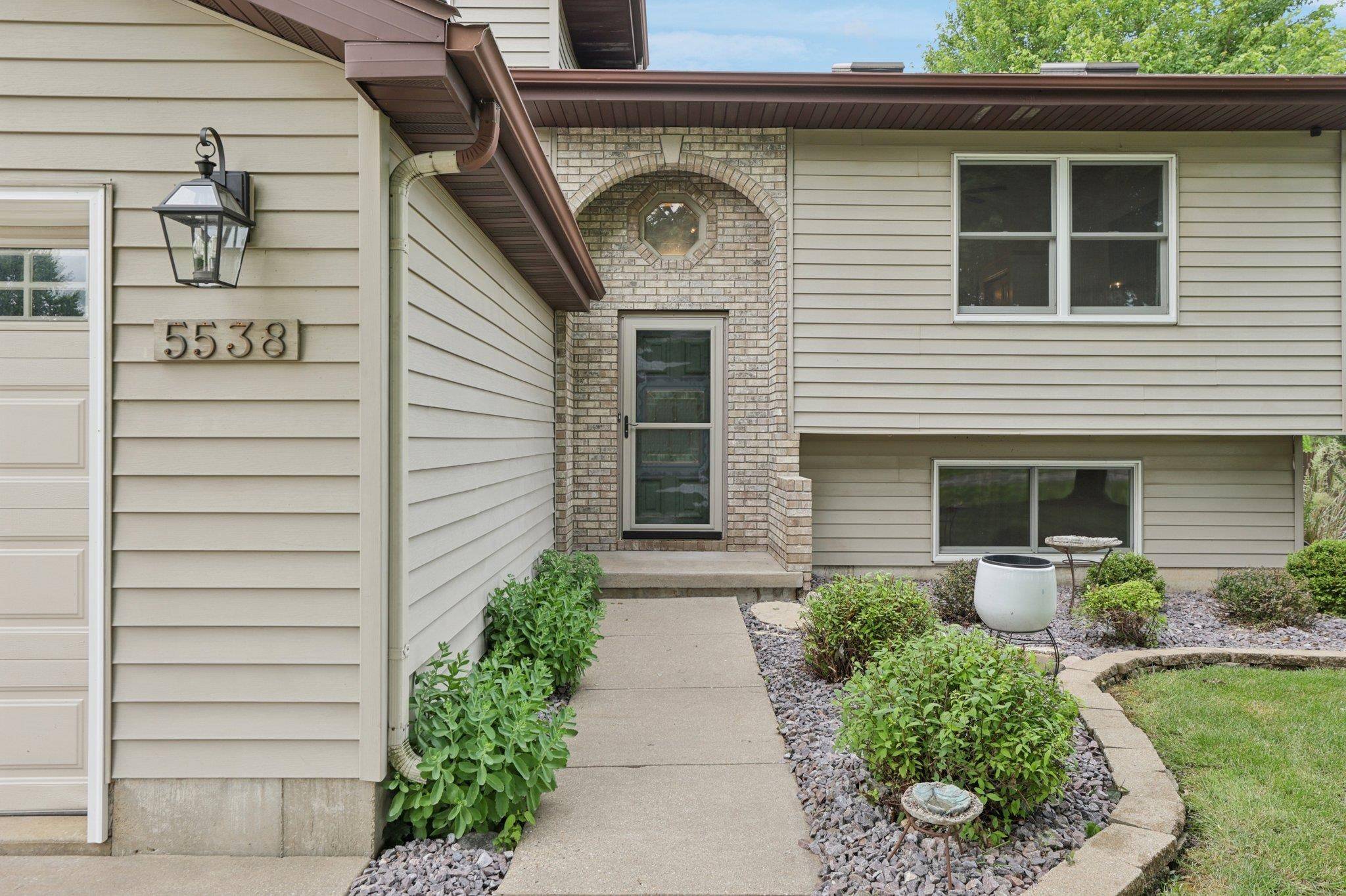 Waunakee, WI 53597,5538 Galway Drive