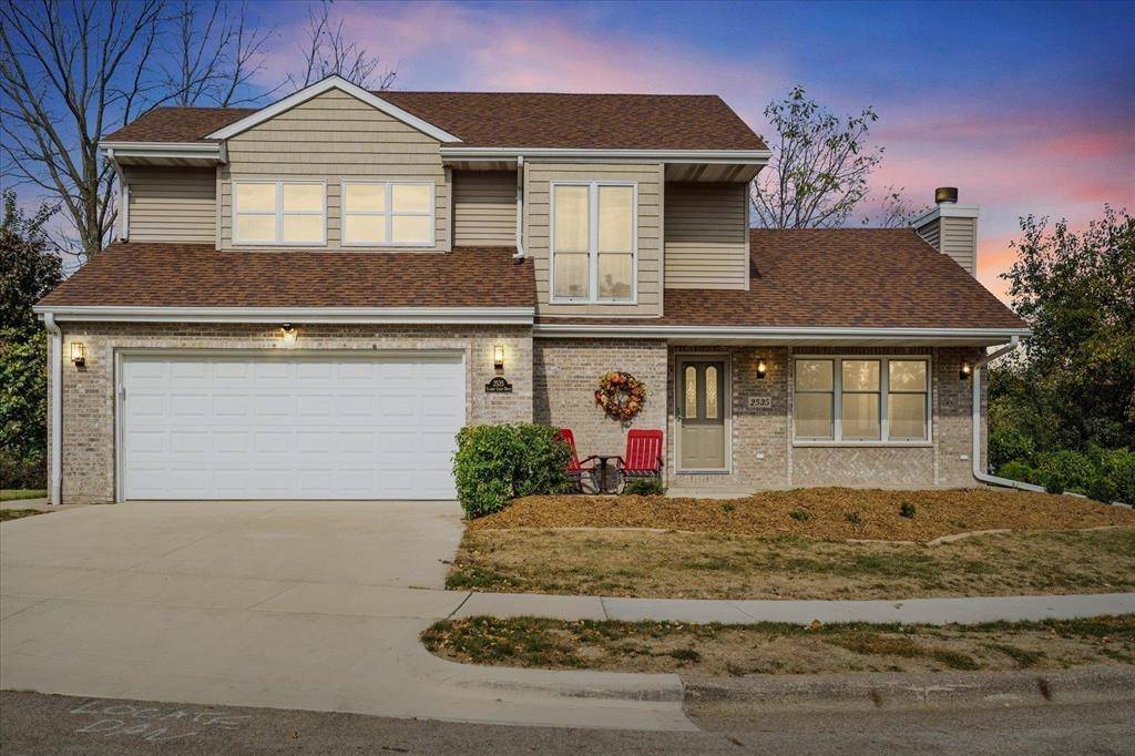 2535 Clarke Crest Drive, Dubuque, IA 52001